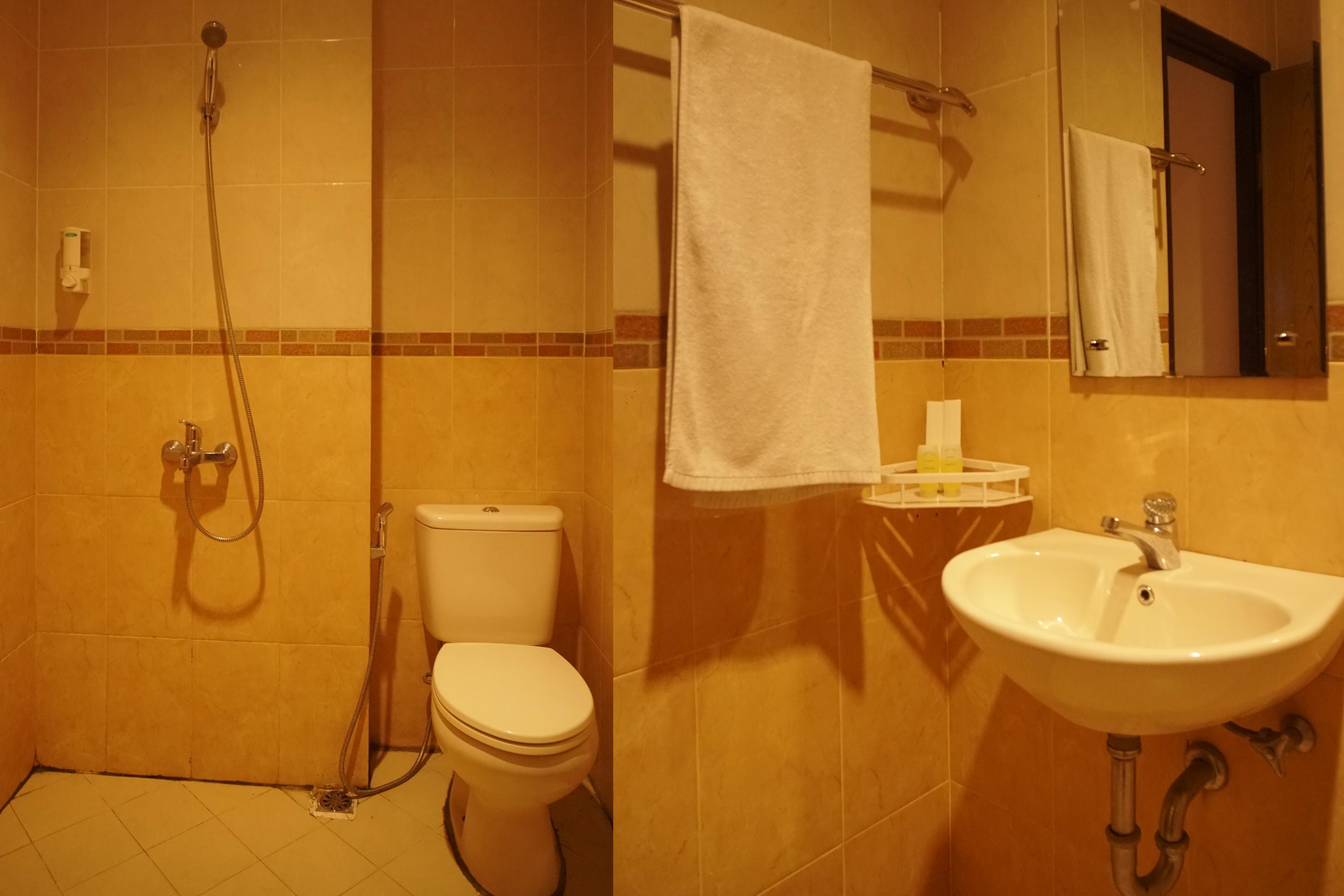 Capital O 142 Hotel Al Furqon Syariah Палембанг Екстериор снимка