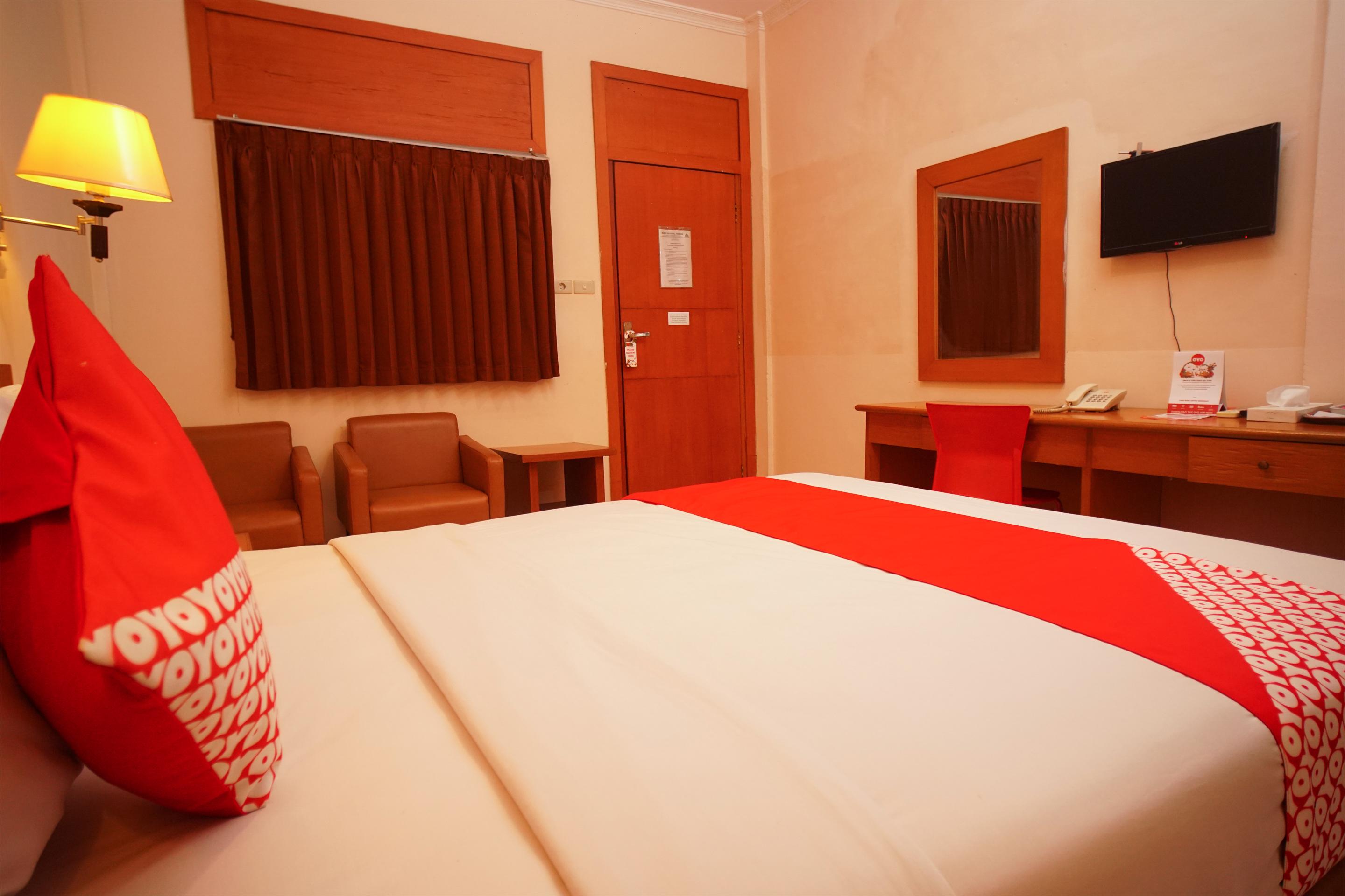 Capital O 142 Hotel Al Furqon Syariah Палембанг Екстериор снимка