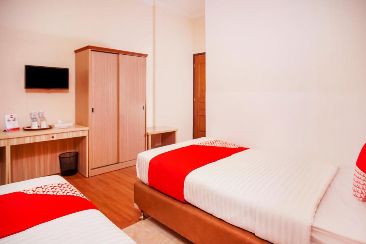 Capital O 142 Hotel Al Furqon Syariah Палембанг Екстериор снимка