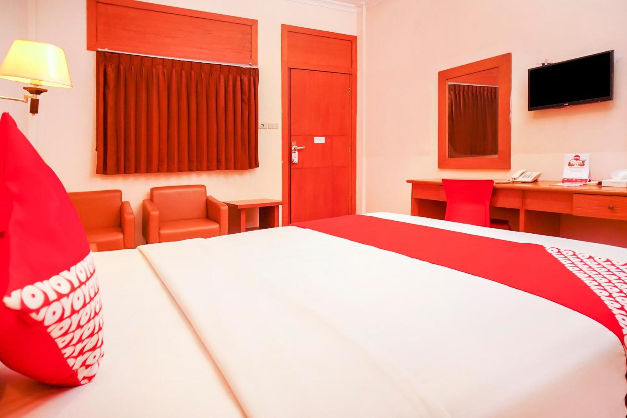 Capital O 142 Hotel Al Furqon Syariah Палембанг Екстериор снимка