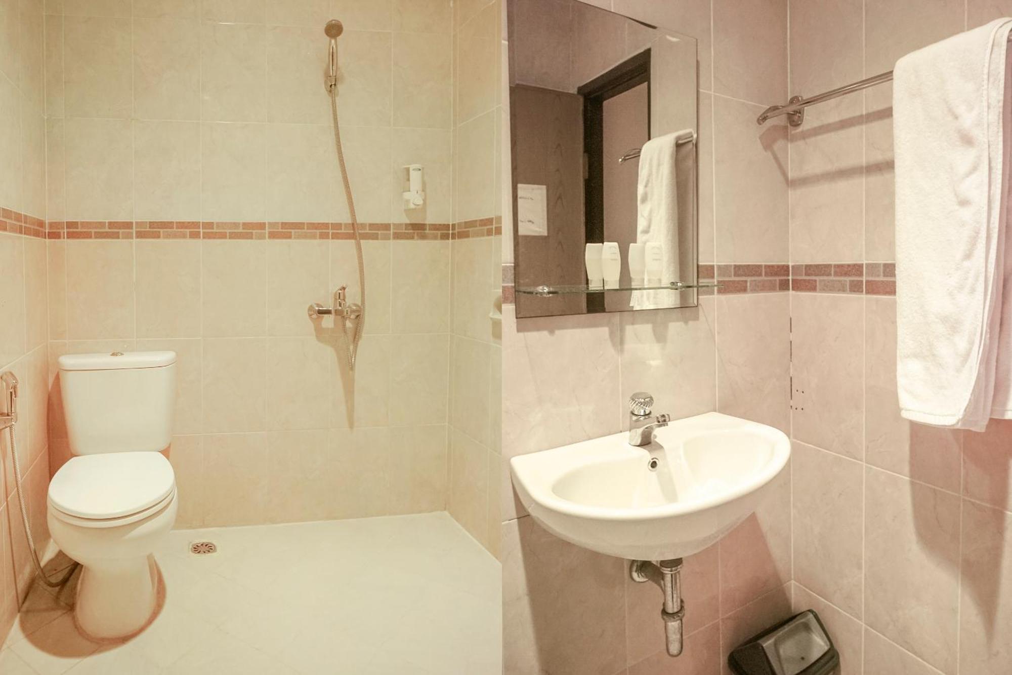 Capital O 142 Hotel Al Furqon Syariah Палембанг Екстериор снимка