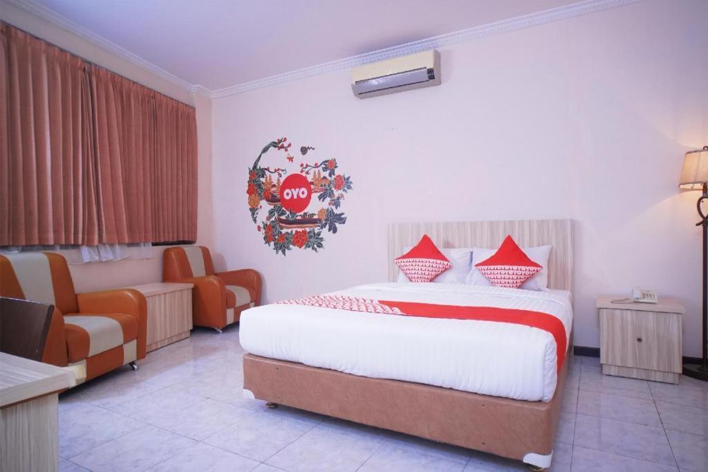 Capital O 142 Hotel Al Furqon Syariah Палембанг Екстериор снимка