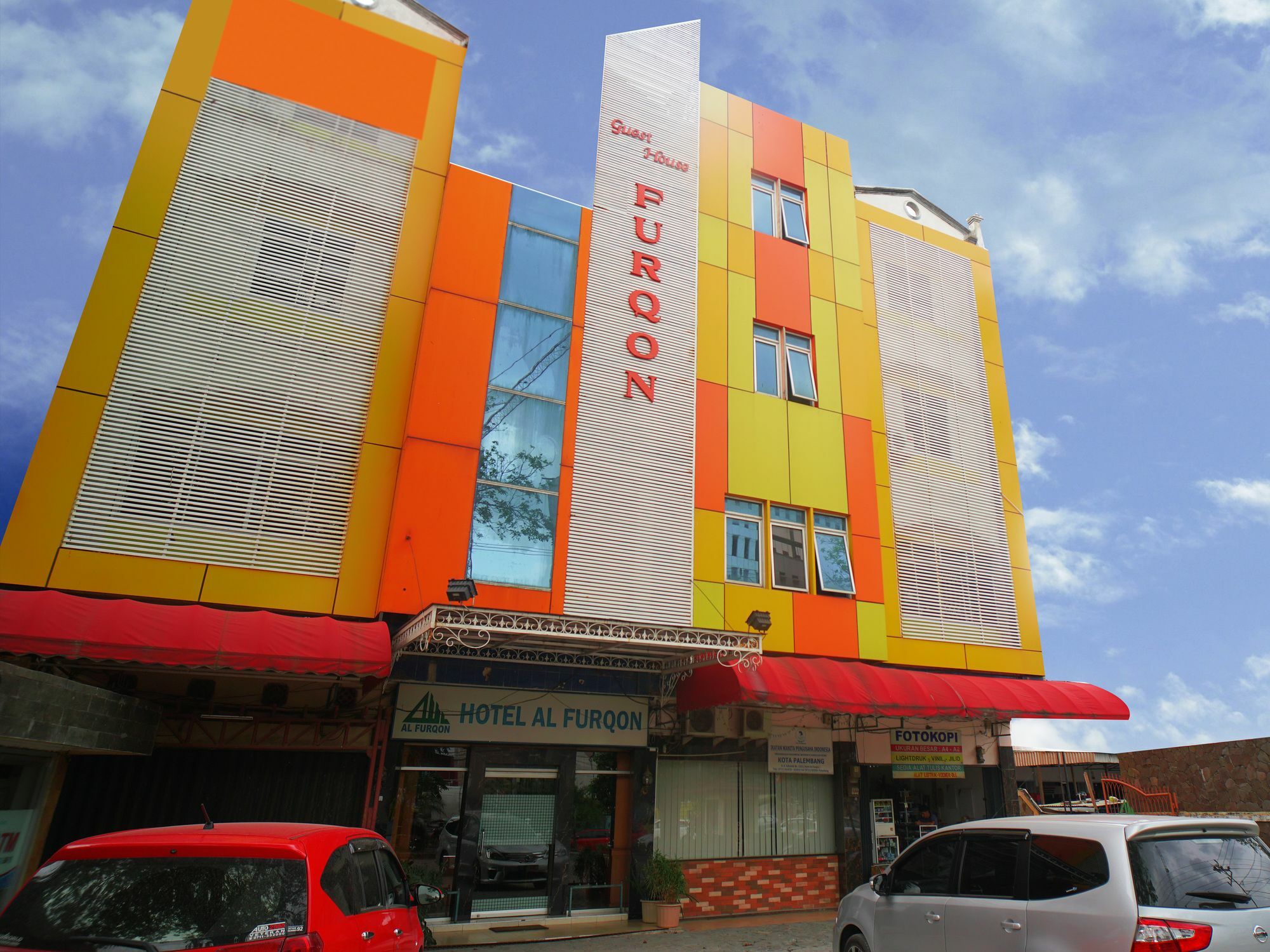 Capital O 142 Hotel Al Furqon Syariah Палембанг Екстериор снимка